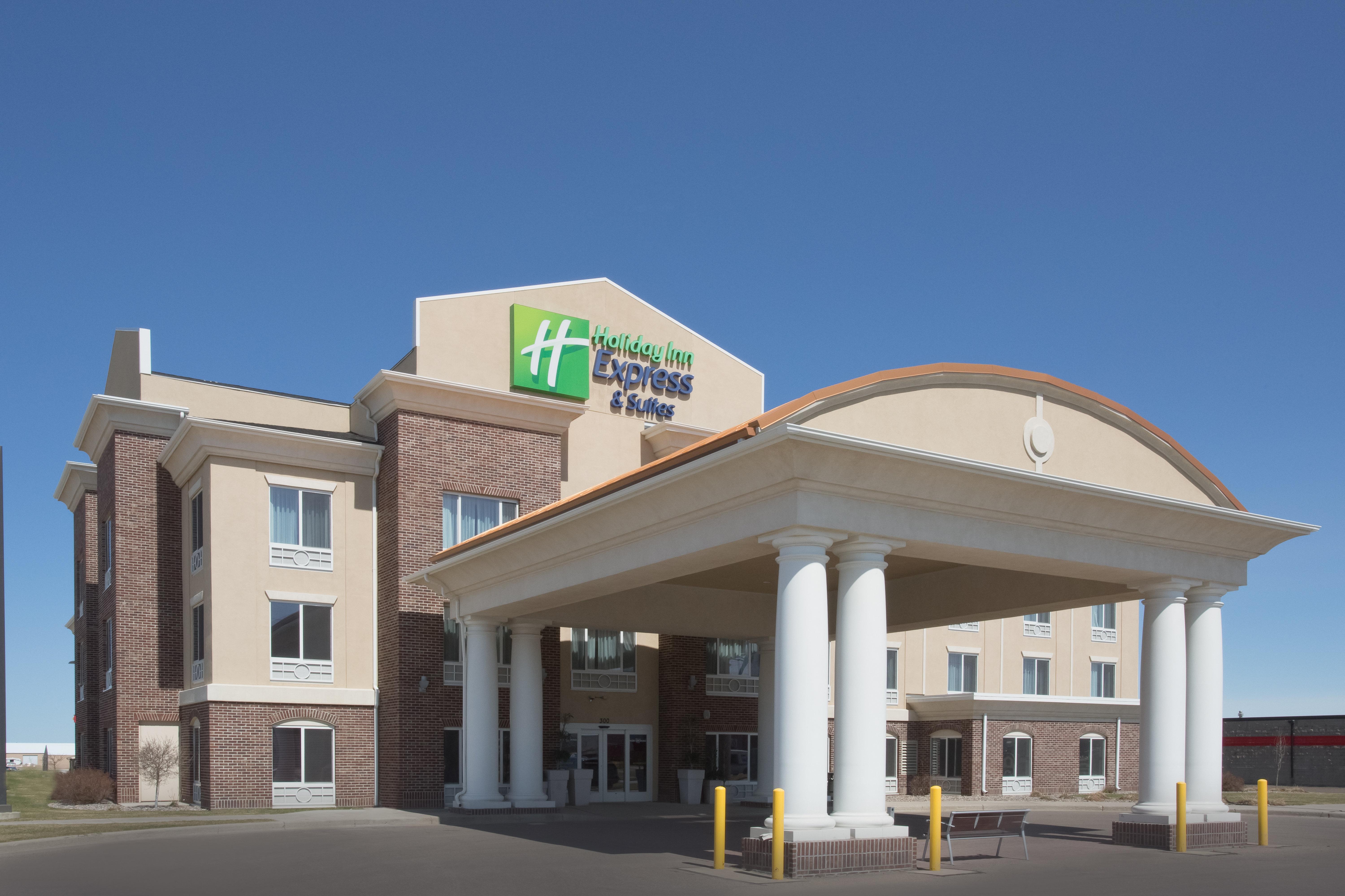 Holiday Inn Express Hotel & Suites Minot South By Ihg Экстерьер фото