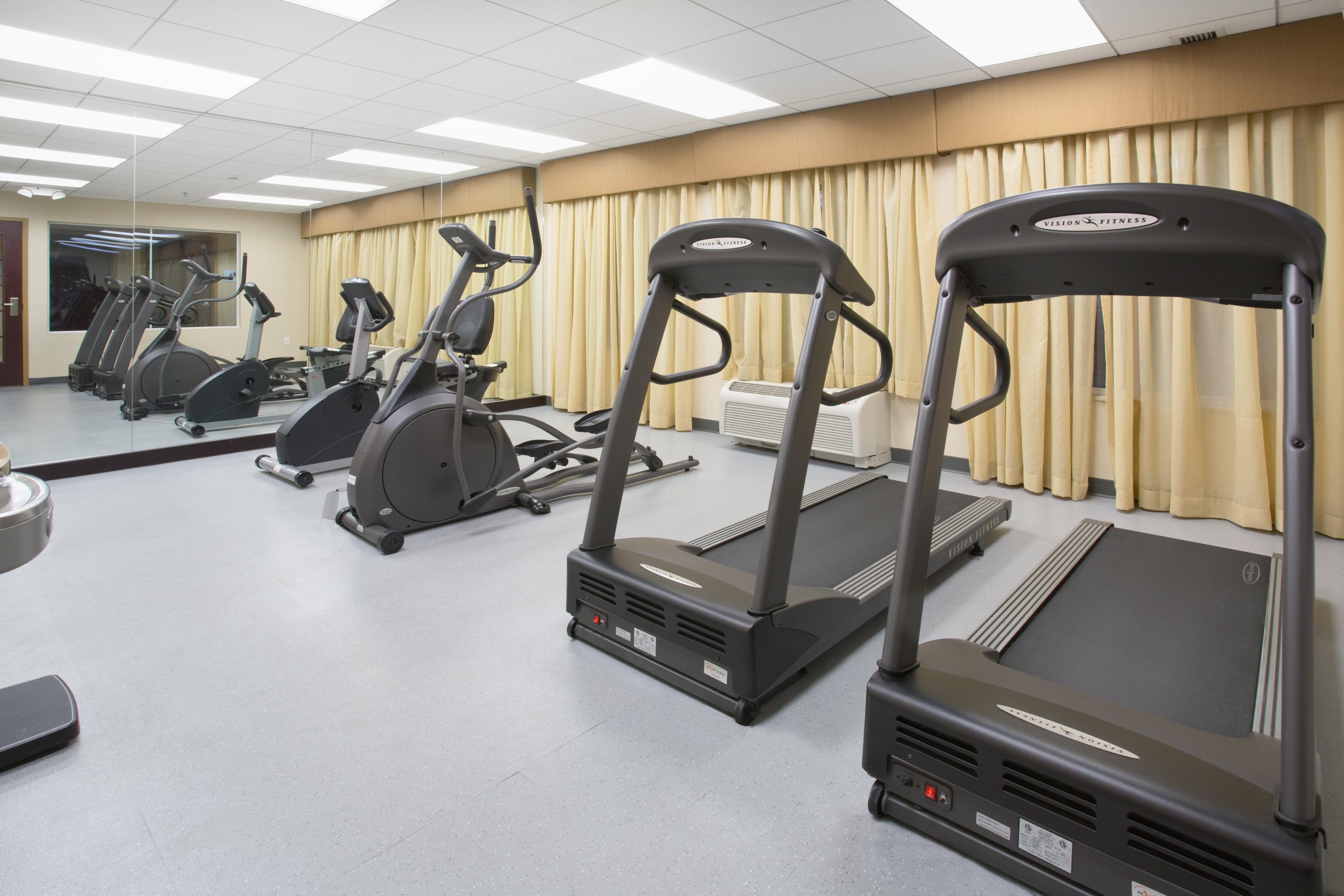 Holiday Inn Express Hotel & Suites Minot South By Ihg Экстерьер фото