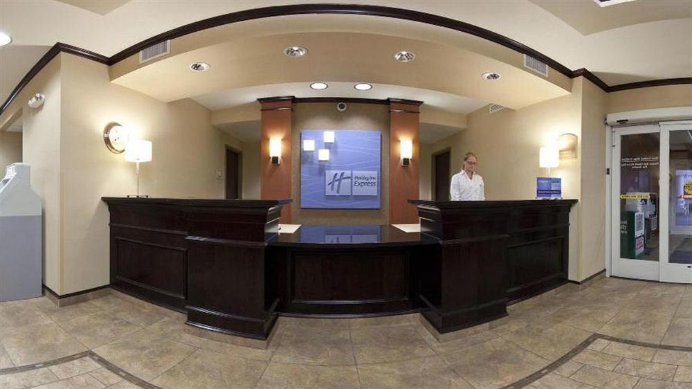 Holiday Inn Express Hotel & Suites Minot South By Ihg Экстерьер фото